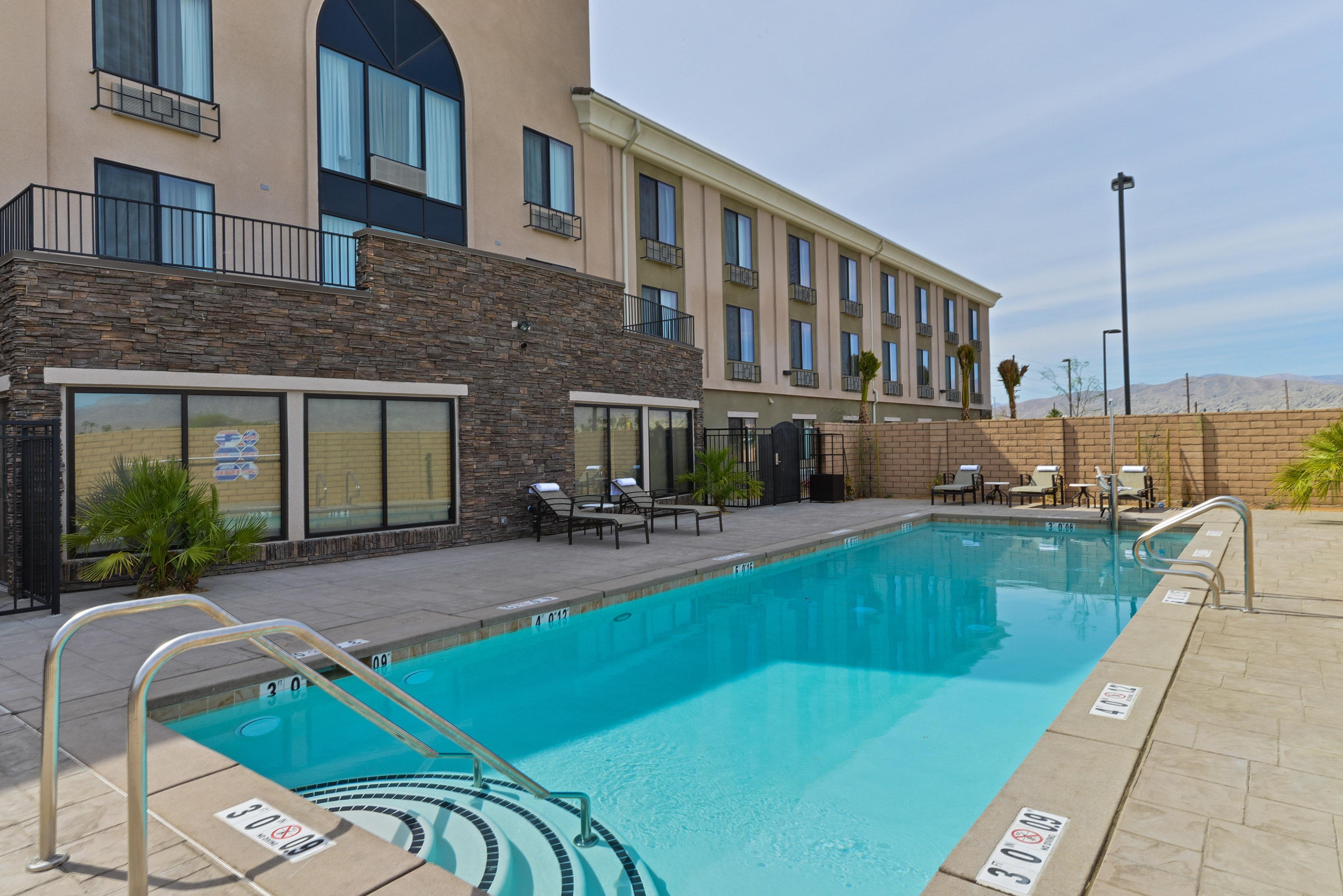 Holiday Inn Express & Suites Indio - Coachella Valley By Ihg Exterior foto